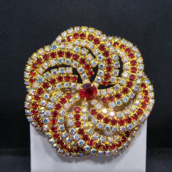 Vintage Pinwheel Rhinestones Brooch, AB Clear Red Rhinestones, Gold Plated, 1960 - Picture 9 of 10